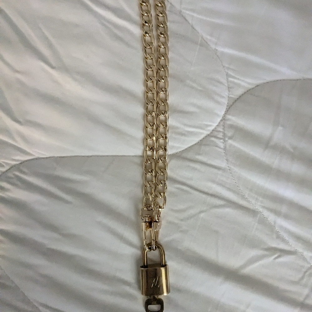 Louis Vuitton Lock, key and chain - Picture 6 of 8